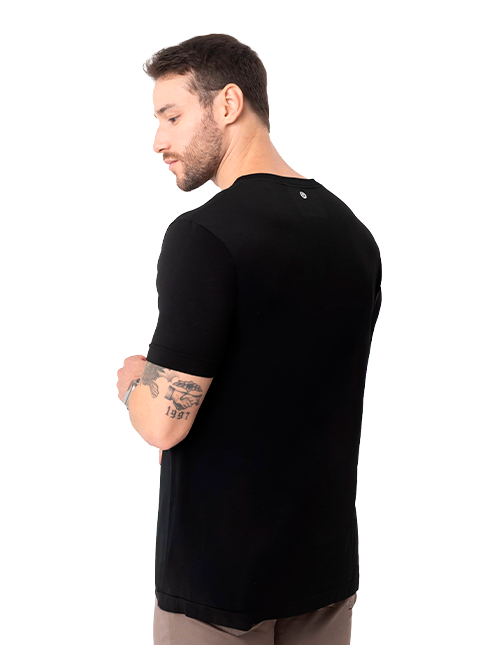 T-SHIRT SEM COSTURA LISA MASCULINA 6