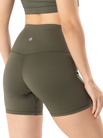 BERMUDA FITNESS EM TECIDO LULU 6
