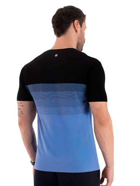 T-SHIRT SEM COSTURA COM LISTRAS DEGRADE 2