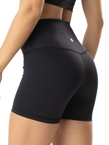 BERMUDA FITNESS EM TECIDO LULU 4